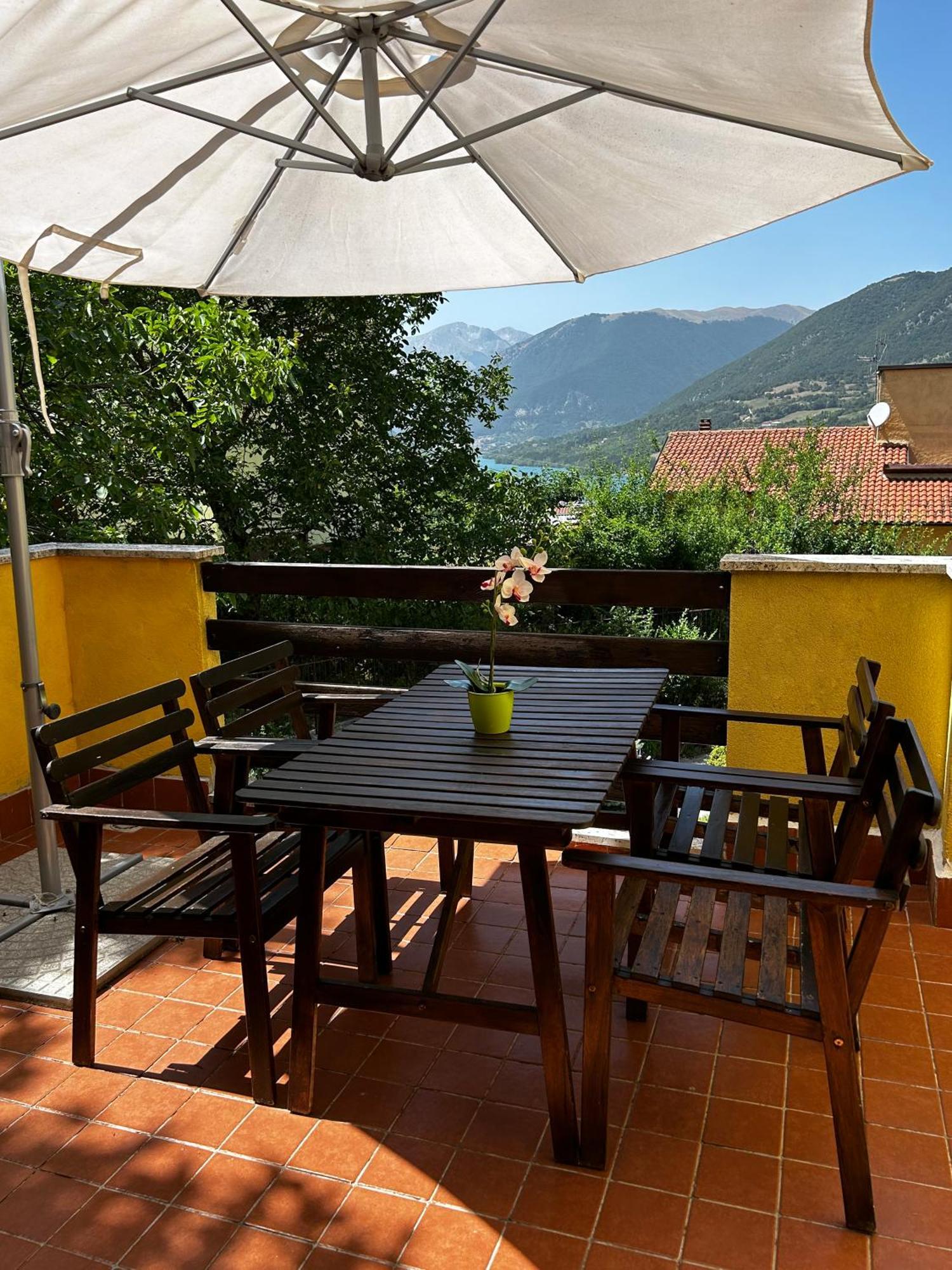 Ferienwohnung 4Flats In Orto Di Venanzio Barrea Exterior foto